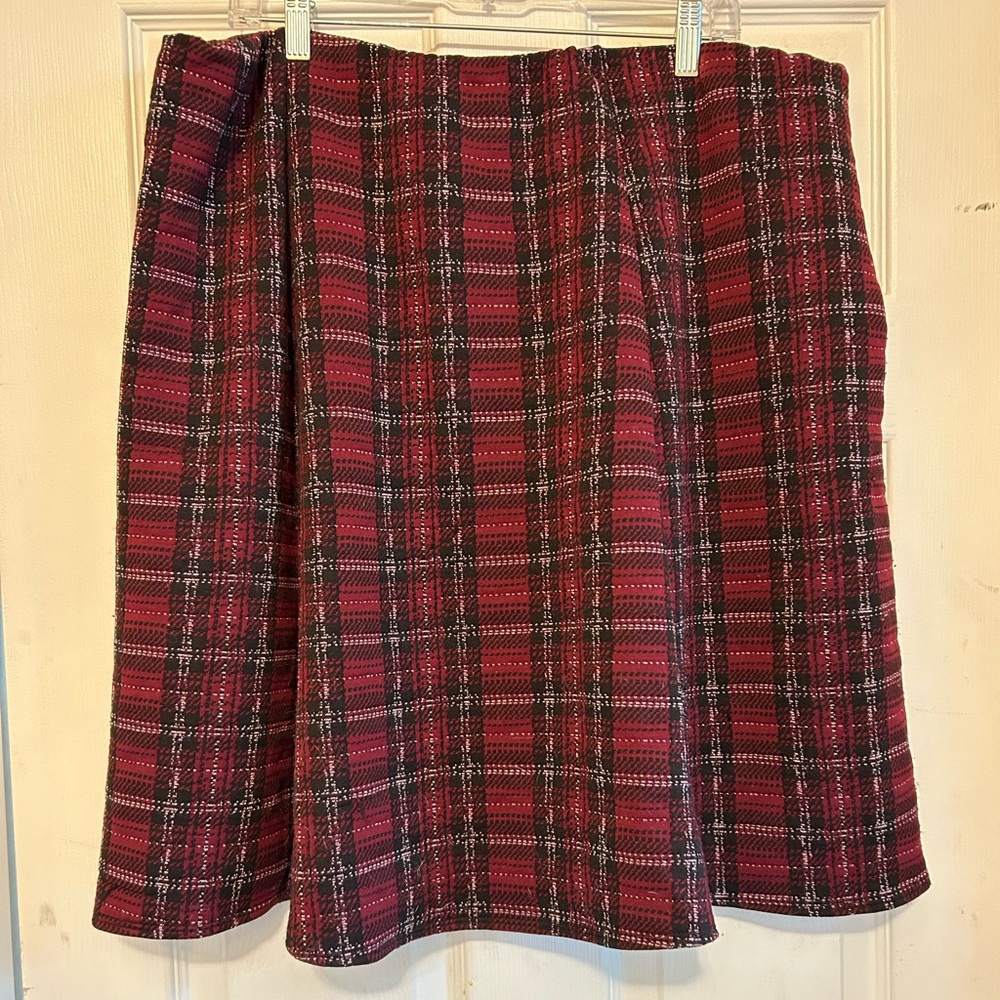 Montano textured a line skirt